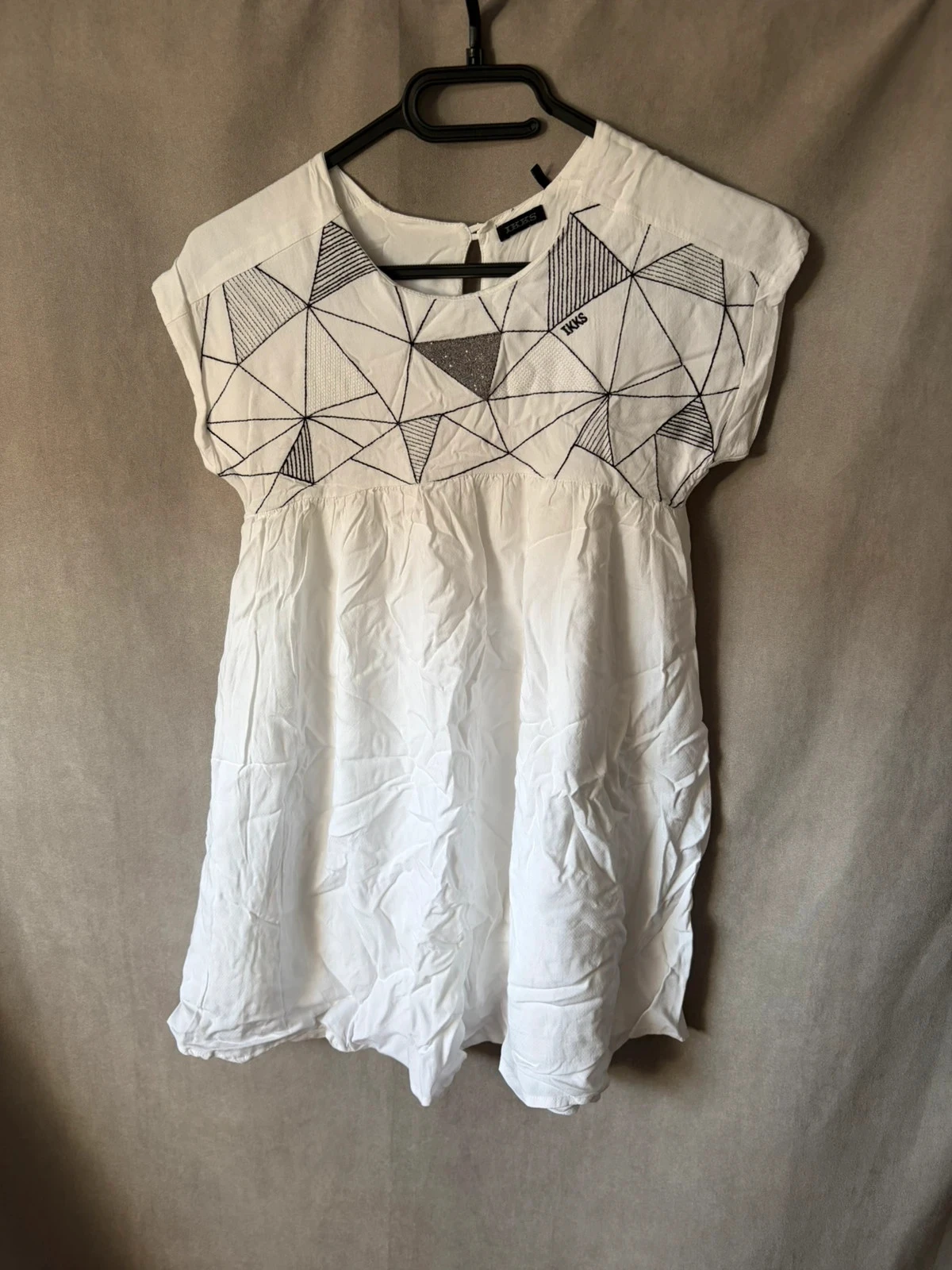 Robe blanche et noire ikks 10 ans